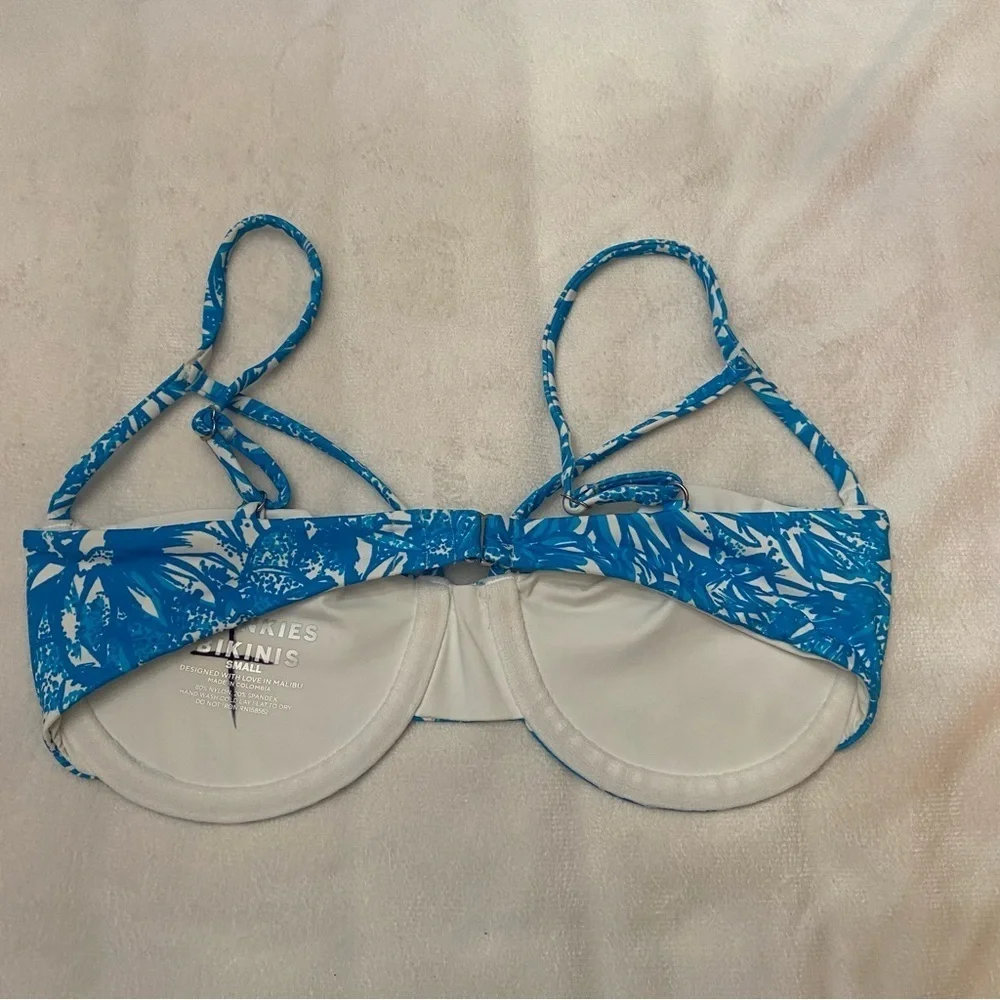 New! Frankie’s Bikinis Hazel Underwire Top in Iris Floral Blue 1059